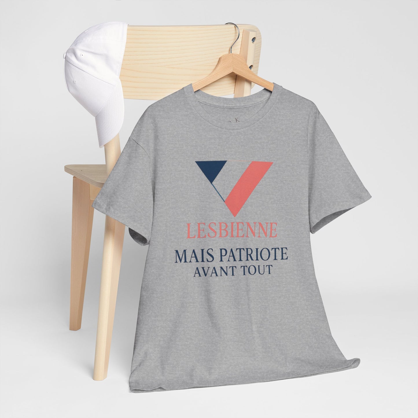 Lesbienne Mais Patriote Avant Tout - T-Shirt
